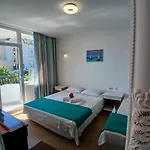 Sunny Island 2* Obzor