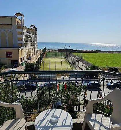 بيت ضيافة Sunny Island