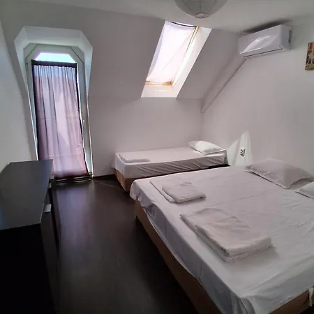 Sunny Island بيت ضيافة ابزور