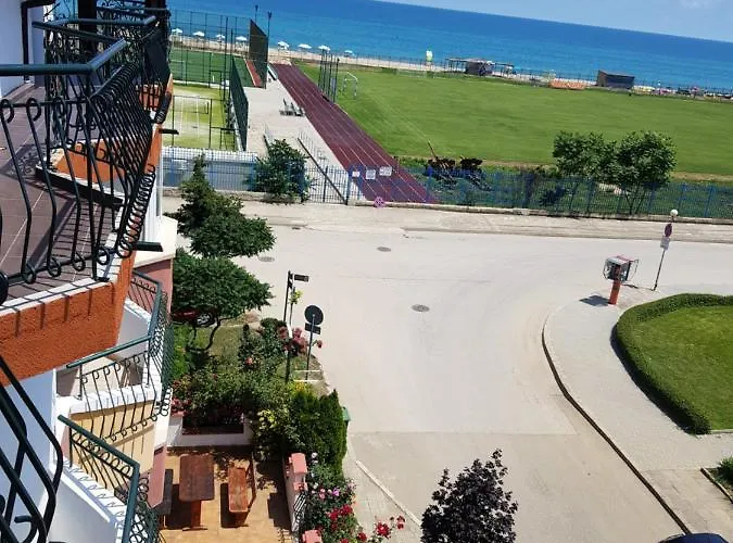 Sunny Island 2* Obzor