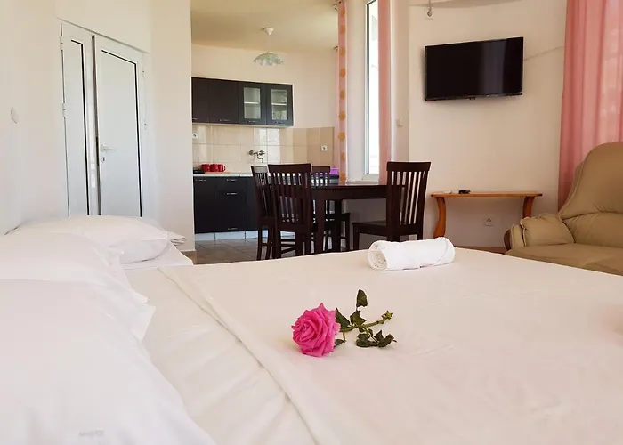 Sunny Island Guest house 2*